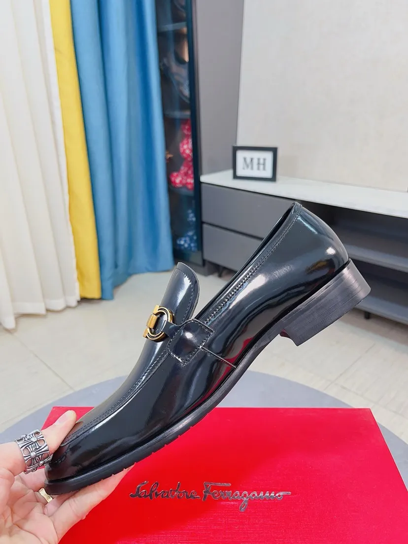Men's shoes 💰500🌸🌸Water dyed cowhide 🆘[Salvatore Ferragamo] Ferragamo's latest casual business leather shoes for men! Available at counters simultaneously! The fabric is made of specially imported original suede calfskin, and the interior is made of imported water-dyed cowhide. It is absolutely luxurious and leads the fashion trend. Matching code: 38-44 45 customized